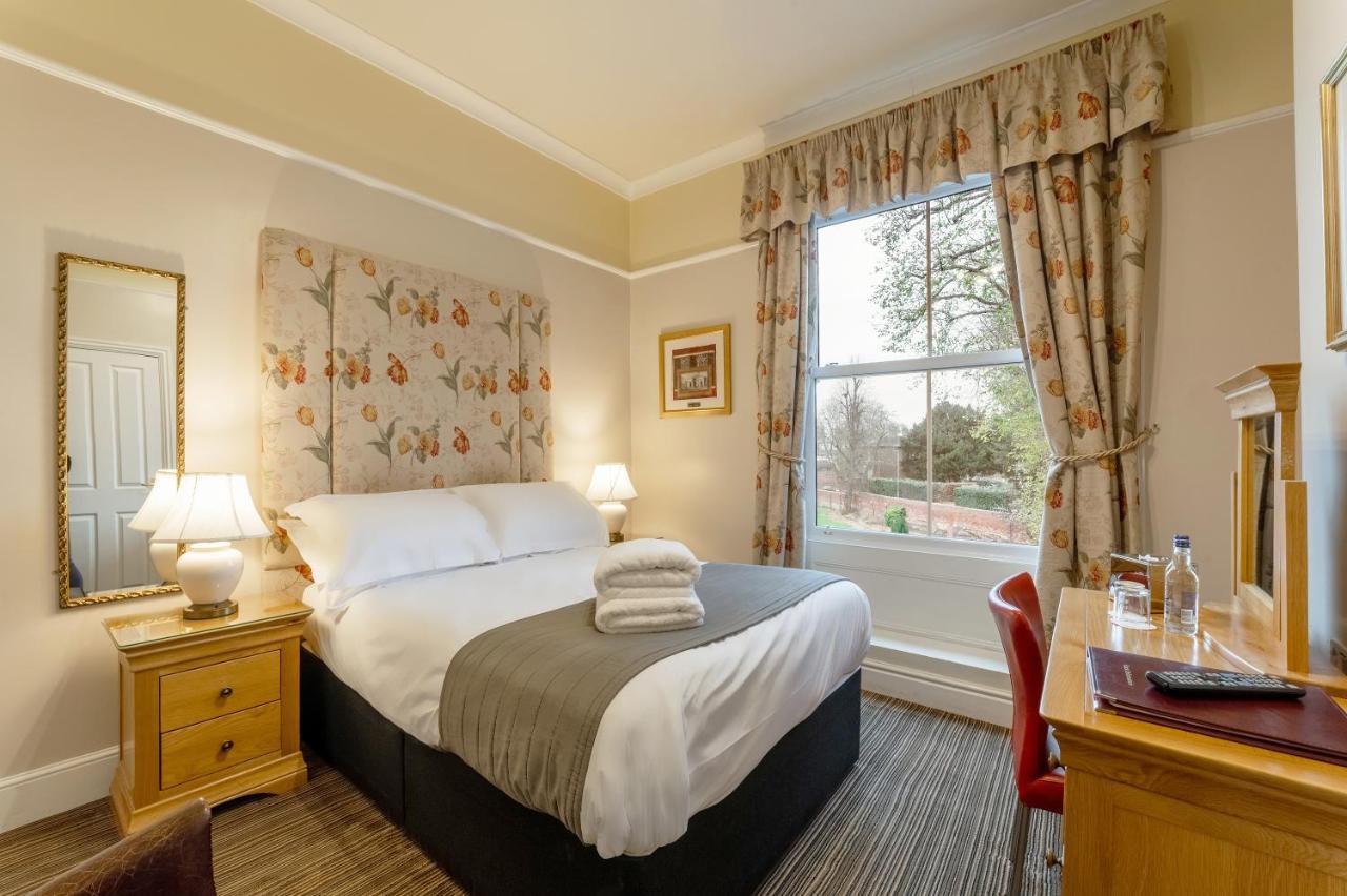 Charades Guest House Hereford Exterior foto